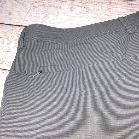 The North Face Shorts - Picture 3 of 9